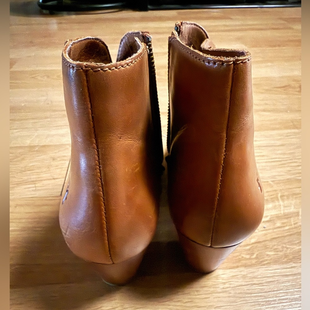Frye Tan Ankle Boots - Size 6.5M - Picture 3 of 7